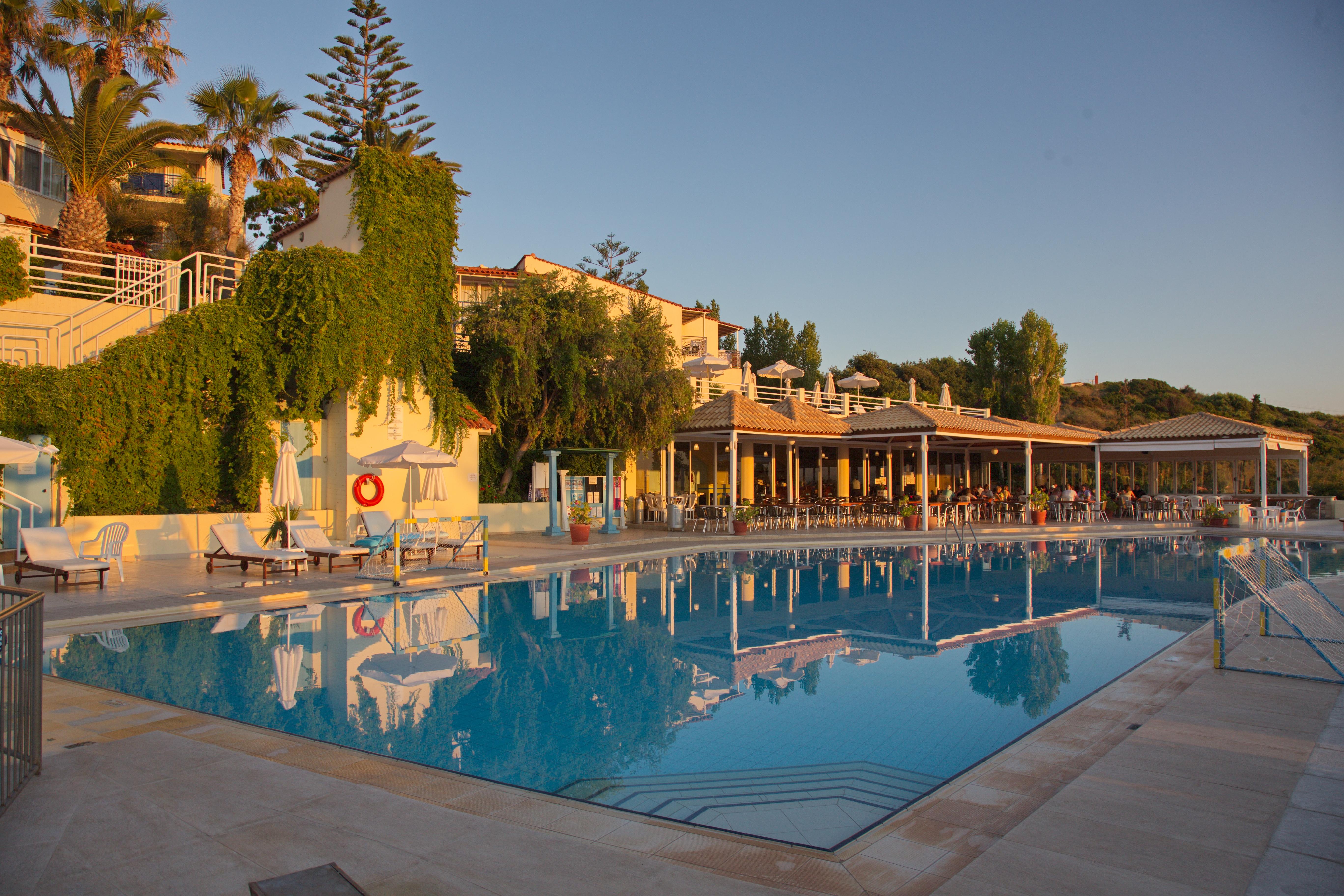 Rethymno Mare & Water Park Hotel Skaleta Bagian luar foto