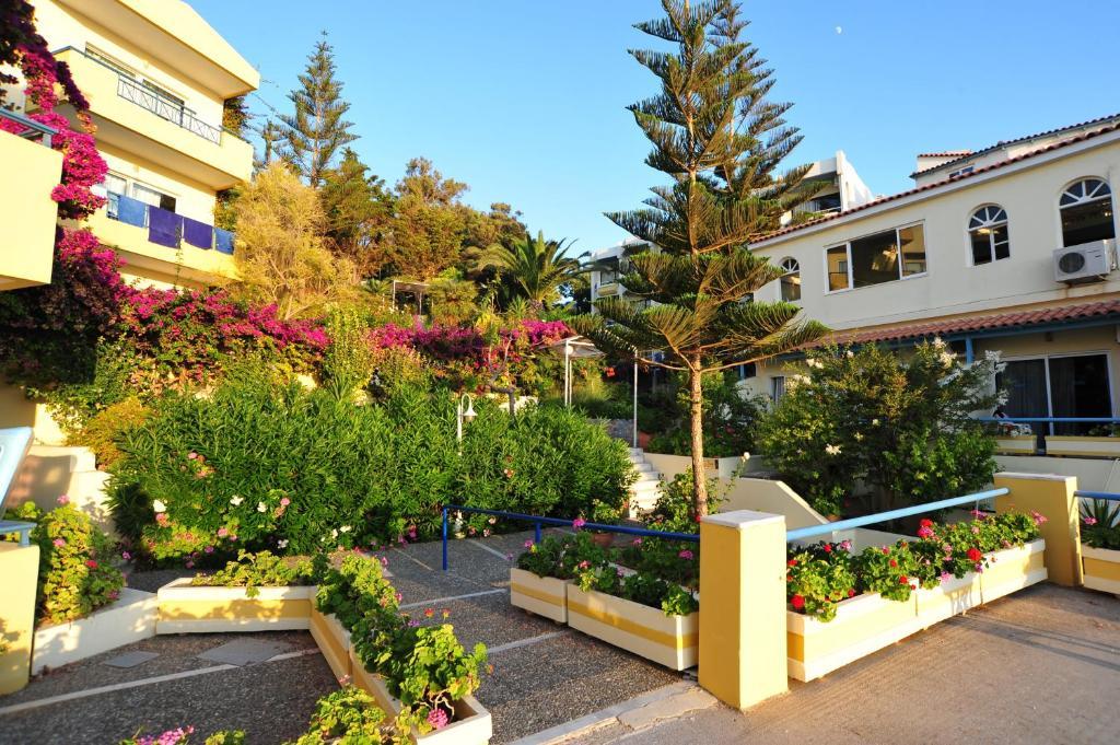Rethymno Mare & Water Park Hotel Skaleta Bagian luar foto