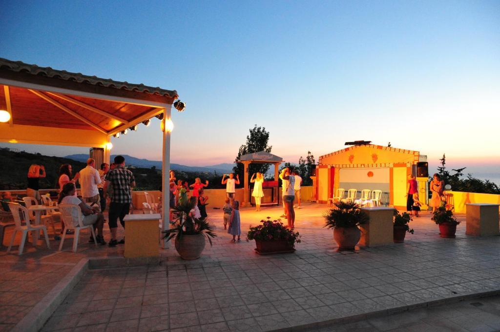 Rethymno Mare & Water Park Hotel Skaleta Bagian luar foto