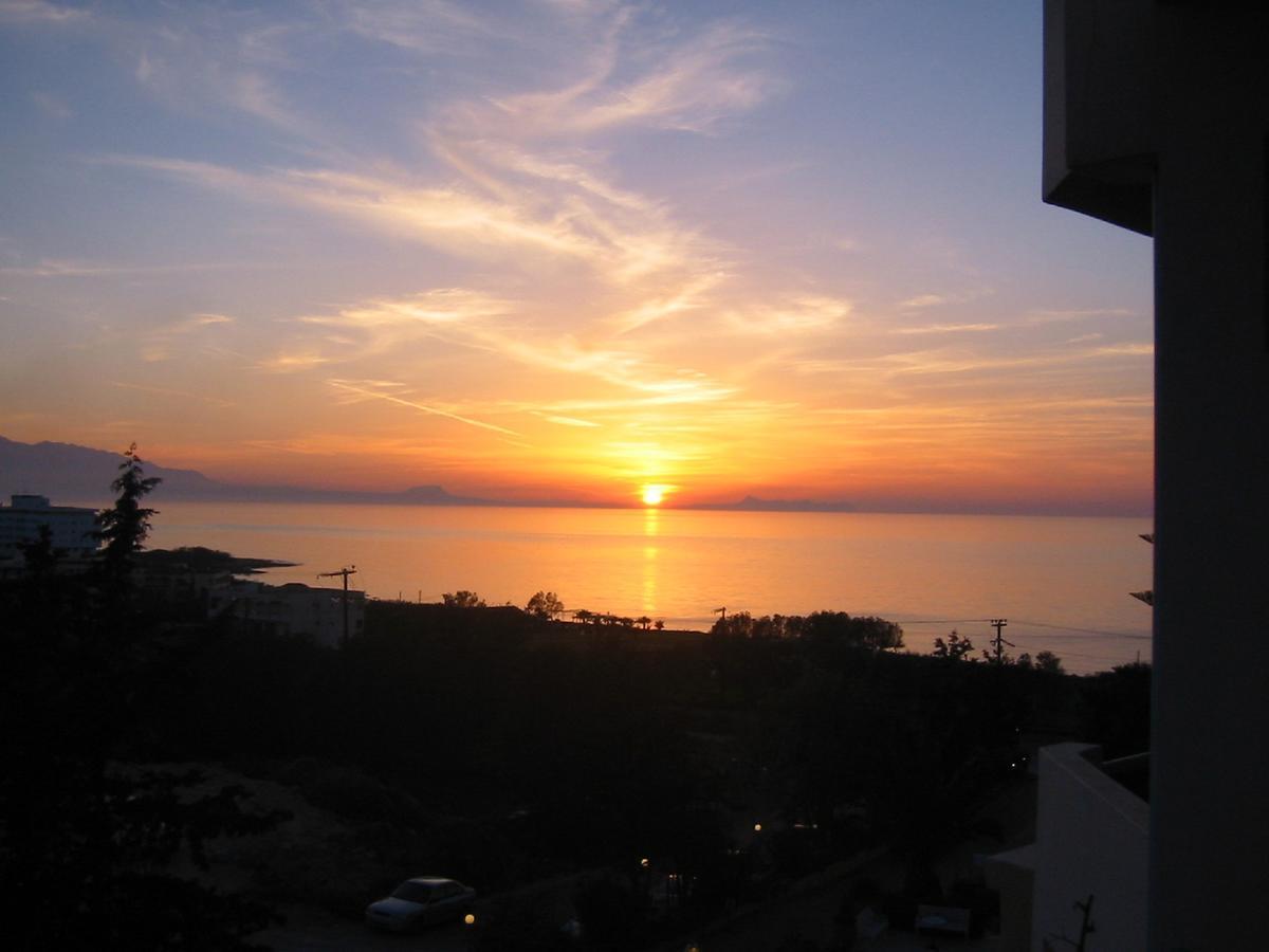 Rethymno Mare & Water Park Hotel Skaleta Bagian luar foto