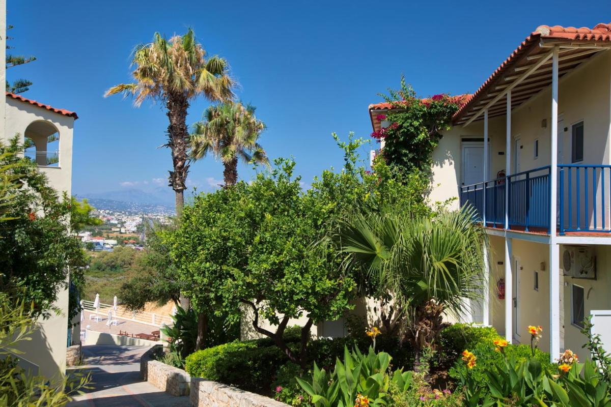 Rethymno Mare & Water Park Hotel Skaleta Bagian luar foto
